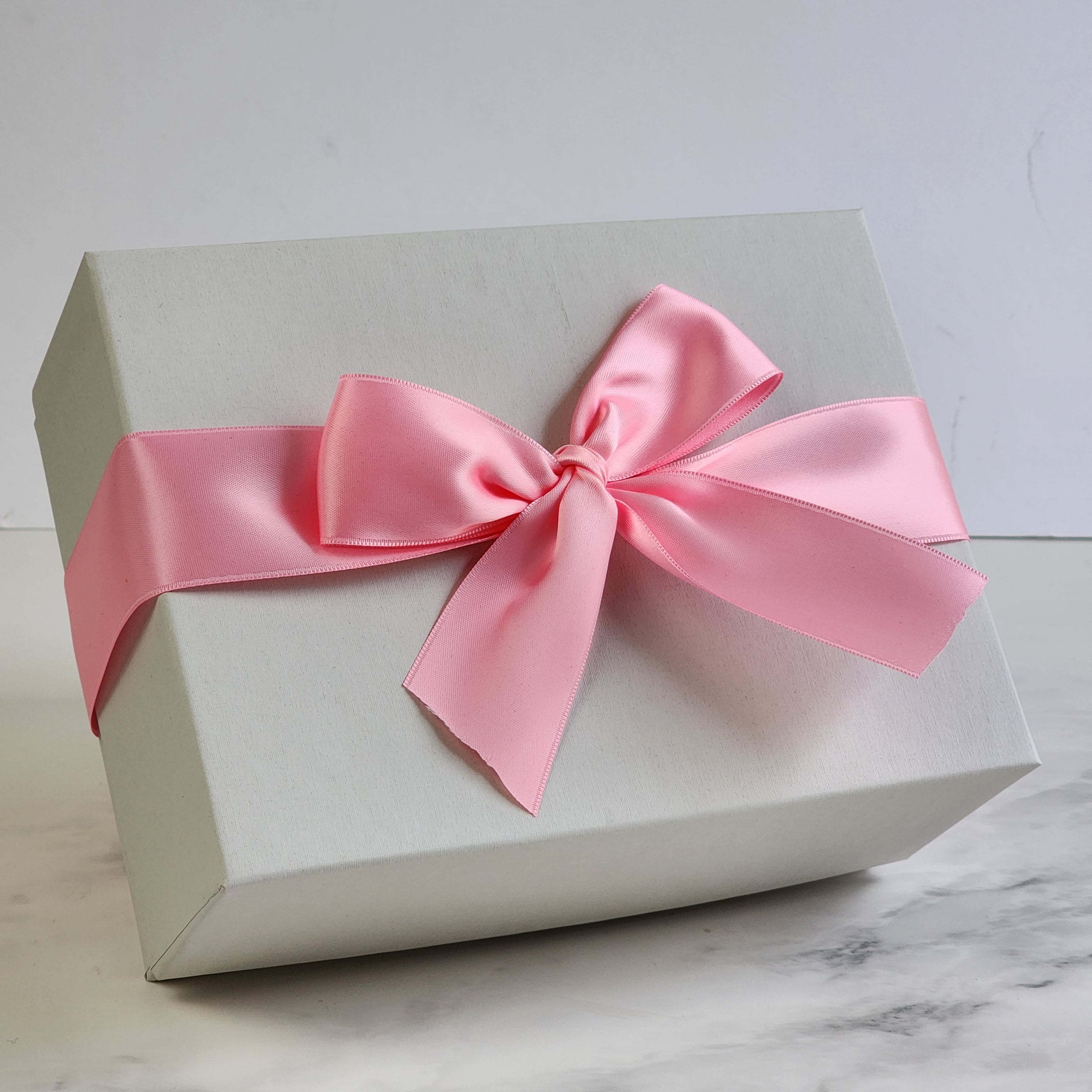 New Baby Girl Luxury 6 Piece Gift Box New Baby Girl Gift Mum to Be