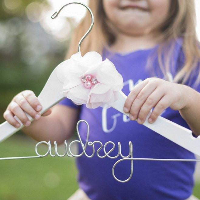 Bridal hanger with outlet name